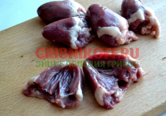 Капуста тушеная с куриными сердечками: варианты приготовления